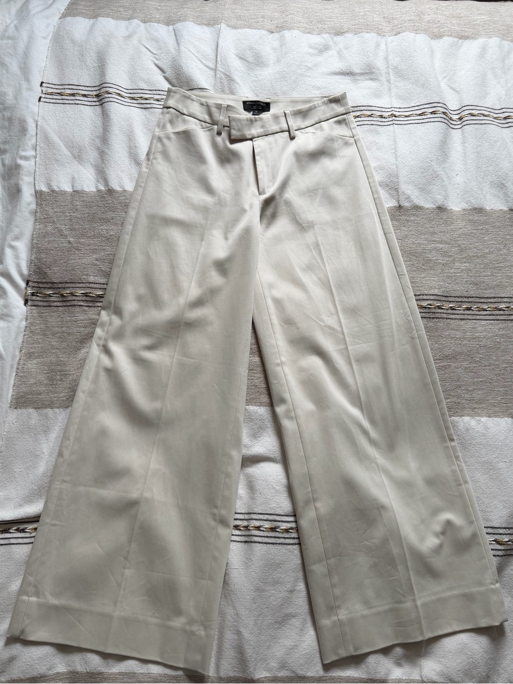 Banana Republic Wide -Leg Cream Trousers